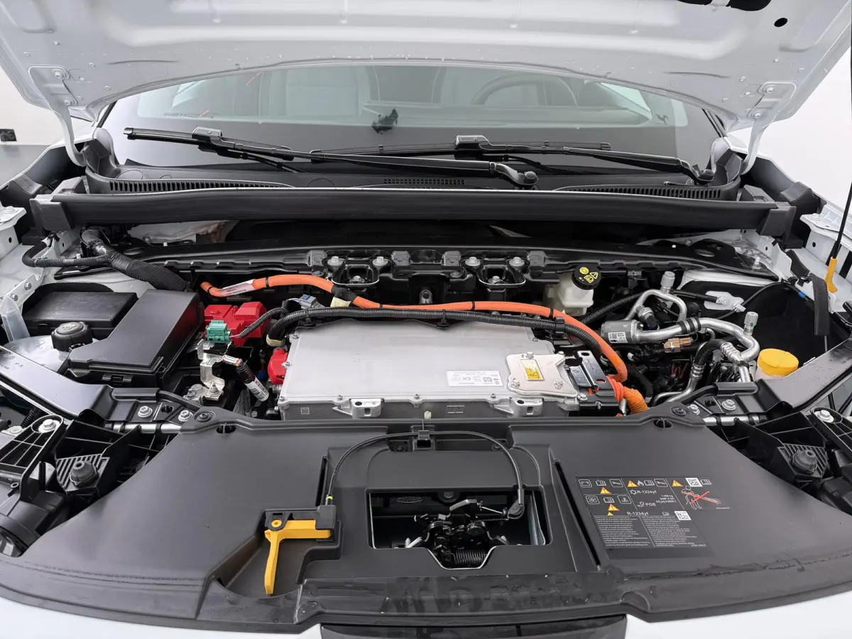 Intense 87 kWh €5.000 Korting | Google Build-in | Elektrische Achterklep | Dakrails | Warmtepomp + Batterij Verwarming | Adaptieve Cruise Control | Keyless Entry  | Privacy Glass | Verwarm