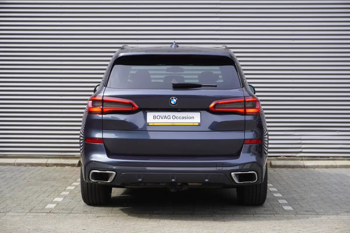 xDrive40i M Sportpakket | Integral Active Steering | Glazen panoramadak | HIFI System Harman Kardon | BMW Head-Up Display | BMW Laserlight
