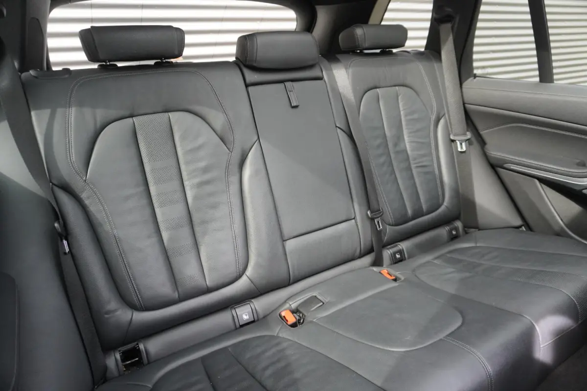 xDrive40i M Sportpakket | Integral Active Steering | Glazen panoramadak | HIFI System Harman Kardon | BMW Head-Up Display | BMW Laserlight