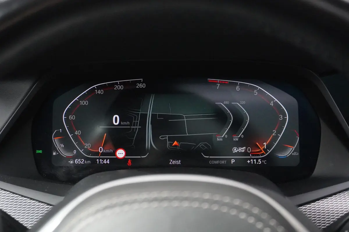 xDrive40i M Sportpakket | Integral Active Steering | Glazen panoramadak | HIFI System Harman Kardon | BMW Head-Up Display | BMW Laserlight