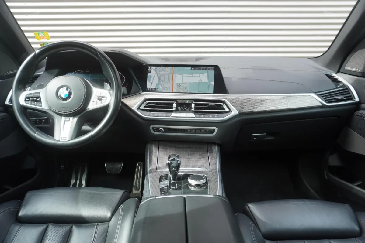 xDrive40i M Sportpakket | Integral Active Steering | Glazen panoramadak | HIFI System Harman Kardon | BMW Head-Up Display | BMW Laserlight