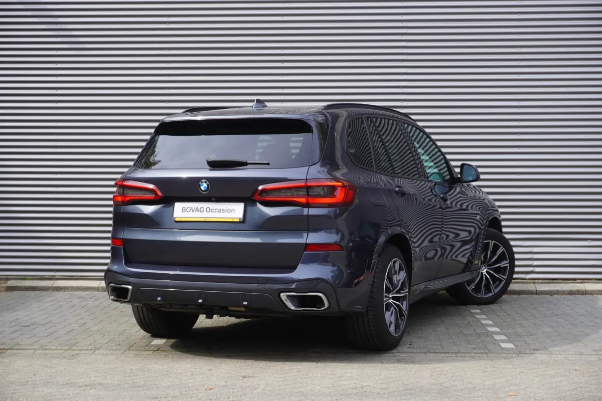 xDrive40i M Sportpakket | Integral Active Steering | Glazen panoramadak | HIFI System Harman Kardon | BMW Head-Up Display | BMW Laserlight