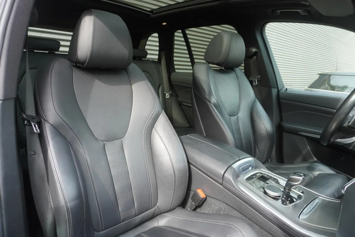 xDrive40i M Sportpakket | Integral Active Steering | Glazen panoramadak | HIFI System Harman Kardon | BMW Head-Up Display | BMW Laserlight