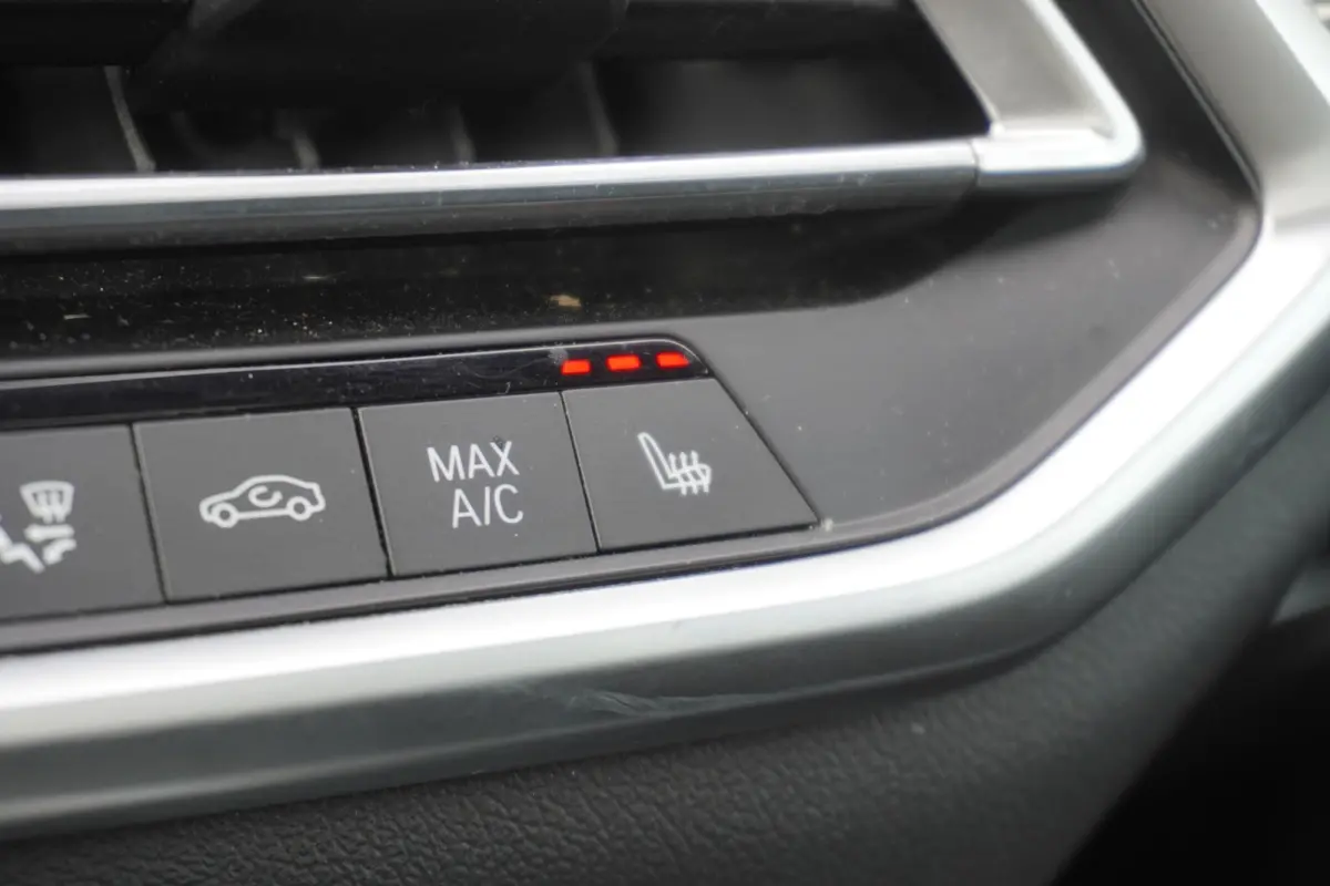xDrive40i M Sportpakket | Integral Active Steering | Glazen panoramadak | HIFI System Harman Kardon | BMW Head-Up Display | BMW Laserlight