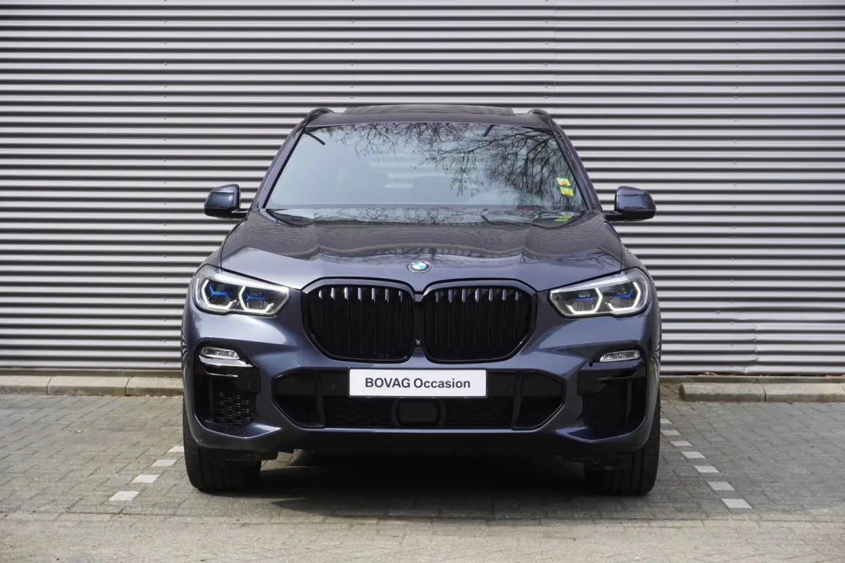 xDrive40i M Sportpakket | Integral Active Steering | Glazen panoramadak | HIFI System Harman Kardon | BMW Head-Up Display | BMW Laserlight