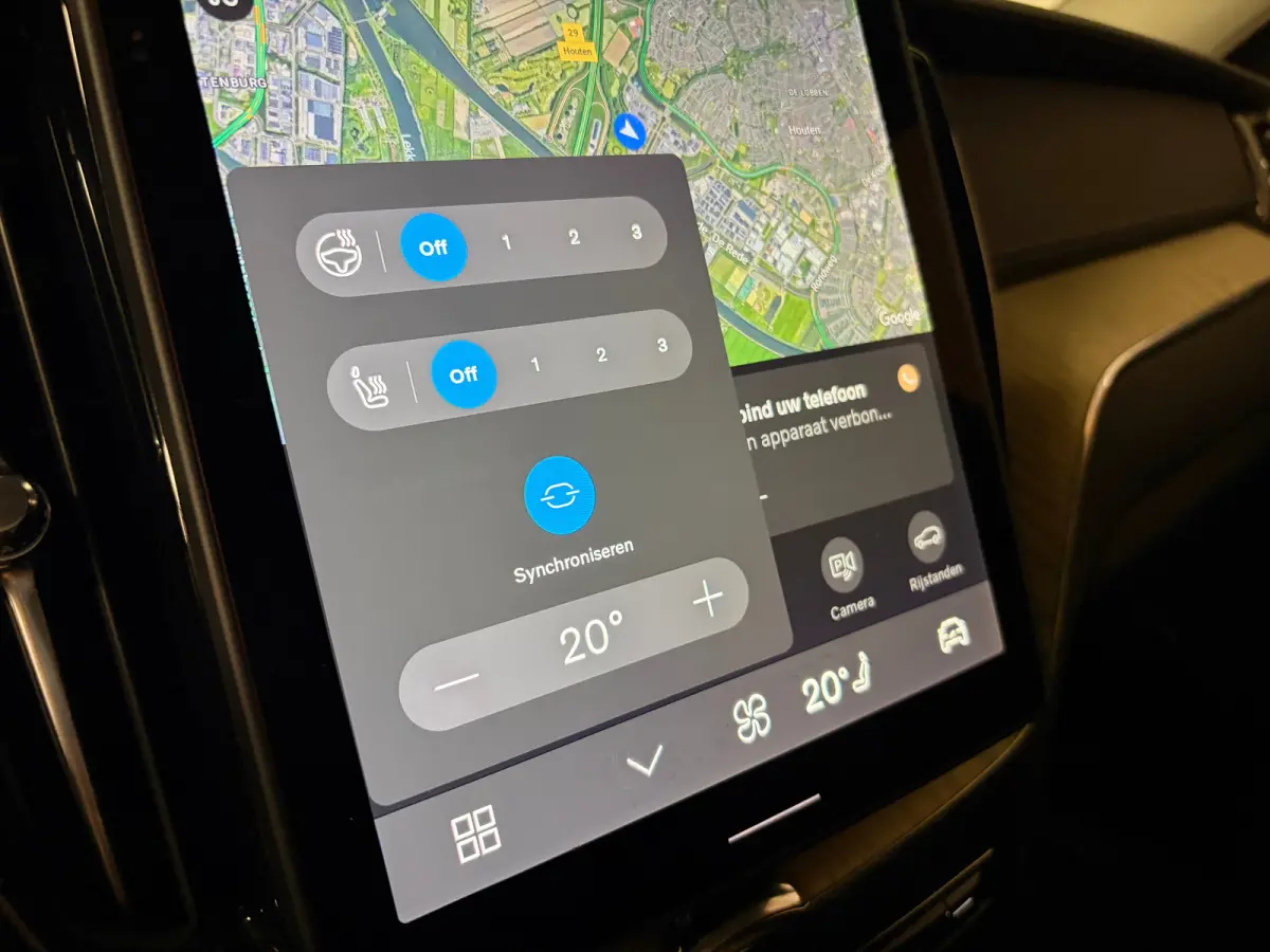 T6 AWD Recharge Ultra Dark | Luchtvering | Trekhaak | 360° Camera | Head-Up Display | Harman Kardon | Adaptieve Cruise Control | Stoelverwarming voor+achter | Stuurwielverwarming | Full LED