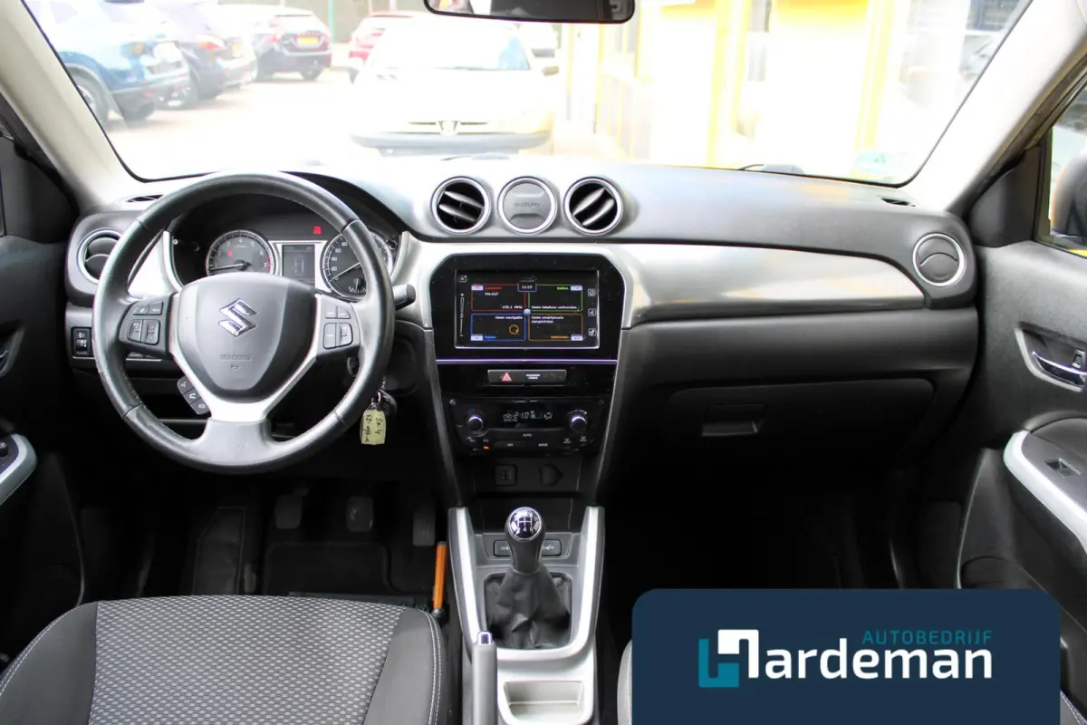 1.6 Exclusive Navi Carplay Cruise