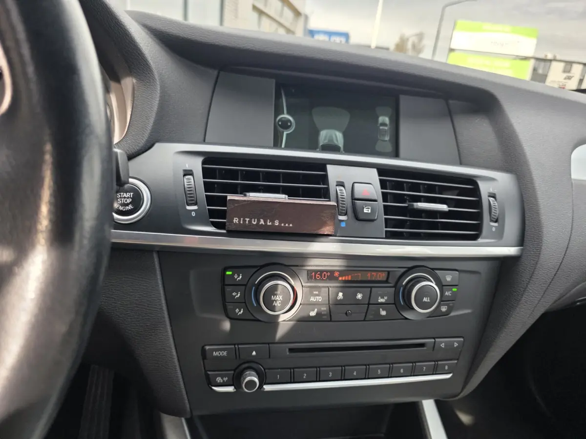 XDrive28i High Executive – PANO – 245PK – Automaat –