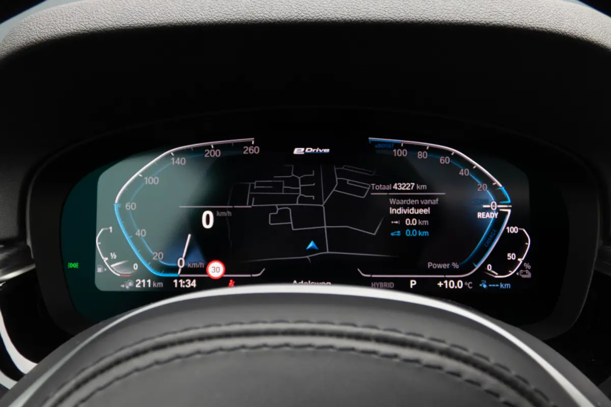 530e Business Edition Plus M-PERFORMANCE | M-PAKKET | PANO | ACC | CAMERA | ELEKTRISCH VERSTELBARE VOORSTOELEN