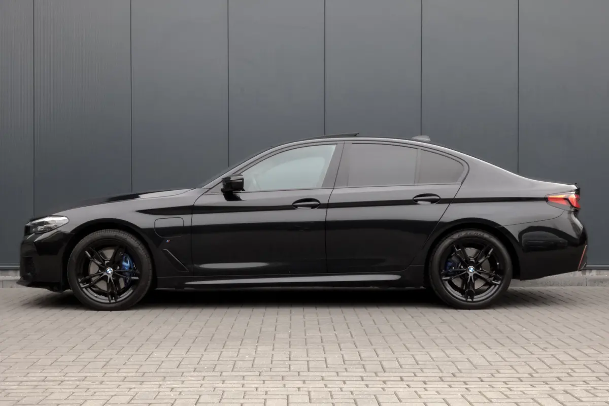 530e Business Edition Plus M-PERFORMANCE | M-PAKKET | PANO | ACC | CAMERA | ELEKTRISCH VERSTELBARE VOORSTOELEN