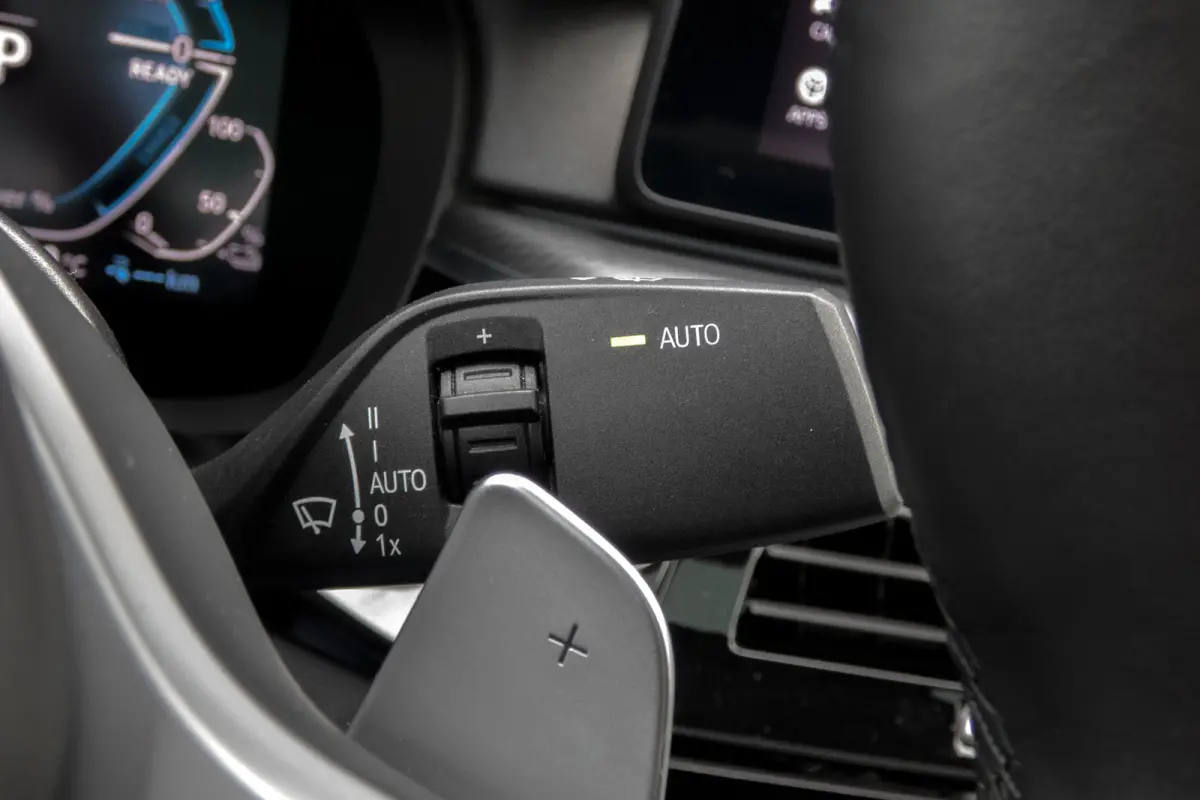 530e Business Edition Plus M-PERFORMANCE | M-PAKKET | PANO | ACC | CAMERA | ELEKTRISCH VERSTELBARE VOORSTOELEN