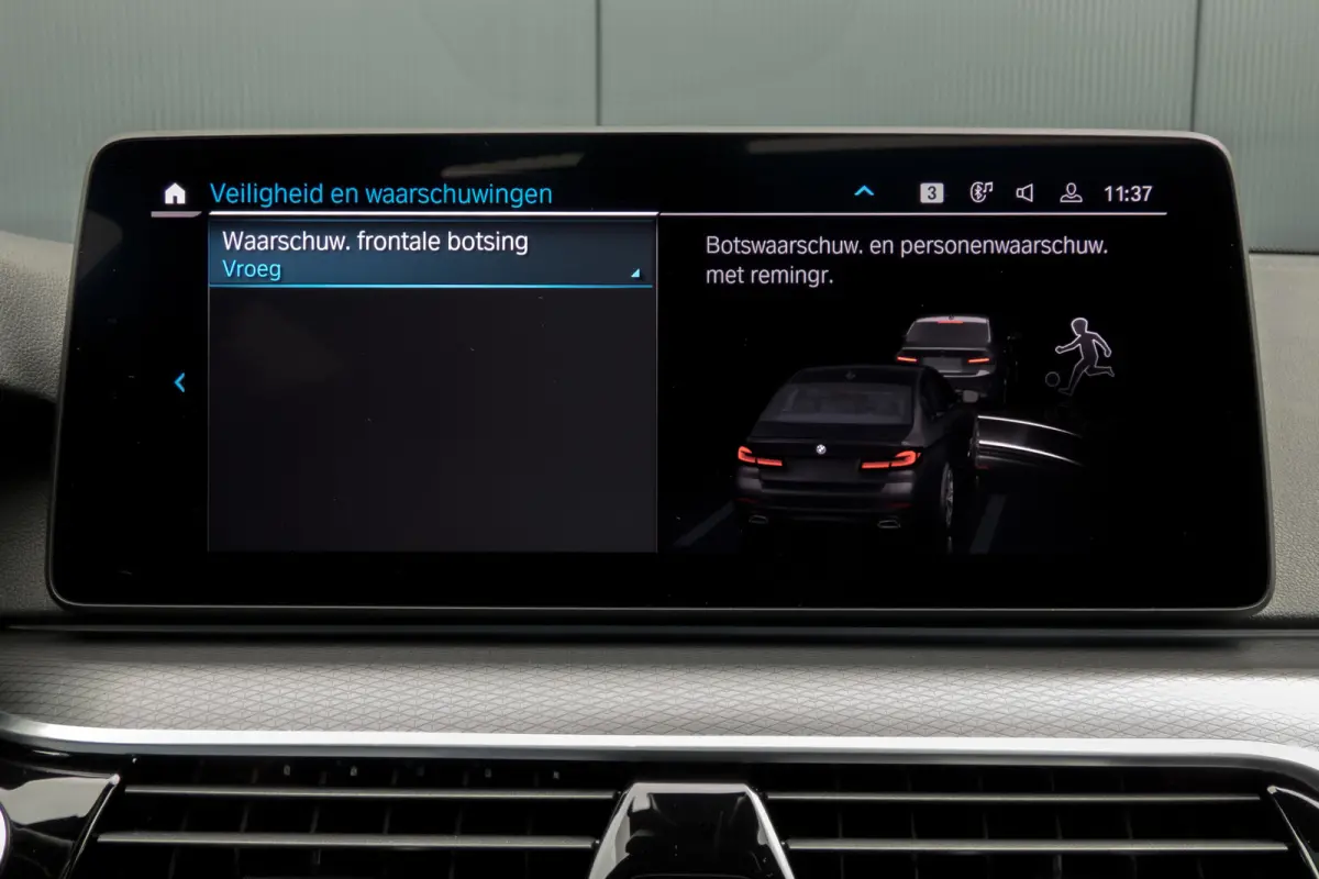 530e Business Edition Plus M-PERFORMANCE | M-PAKKET | PANO | ACC | CAMERA | ELEKTRISCH VERSTELBARE VOORSTOELEN