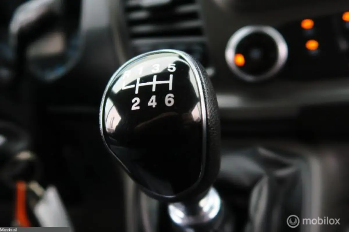 2.0 TDCI 130pk L2H1 3 persoons EURO 6