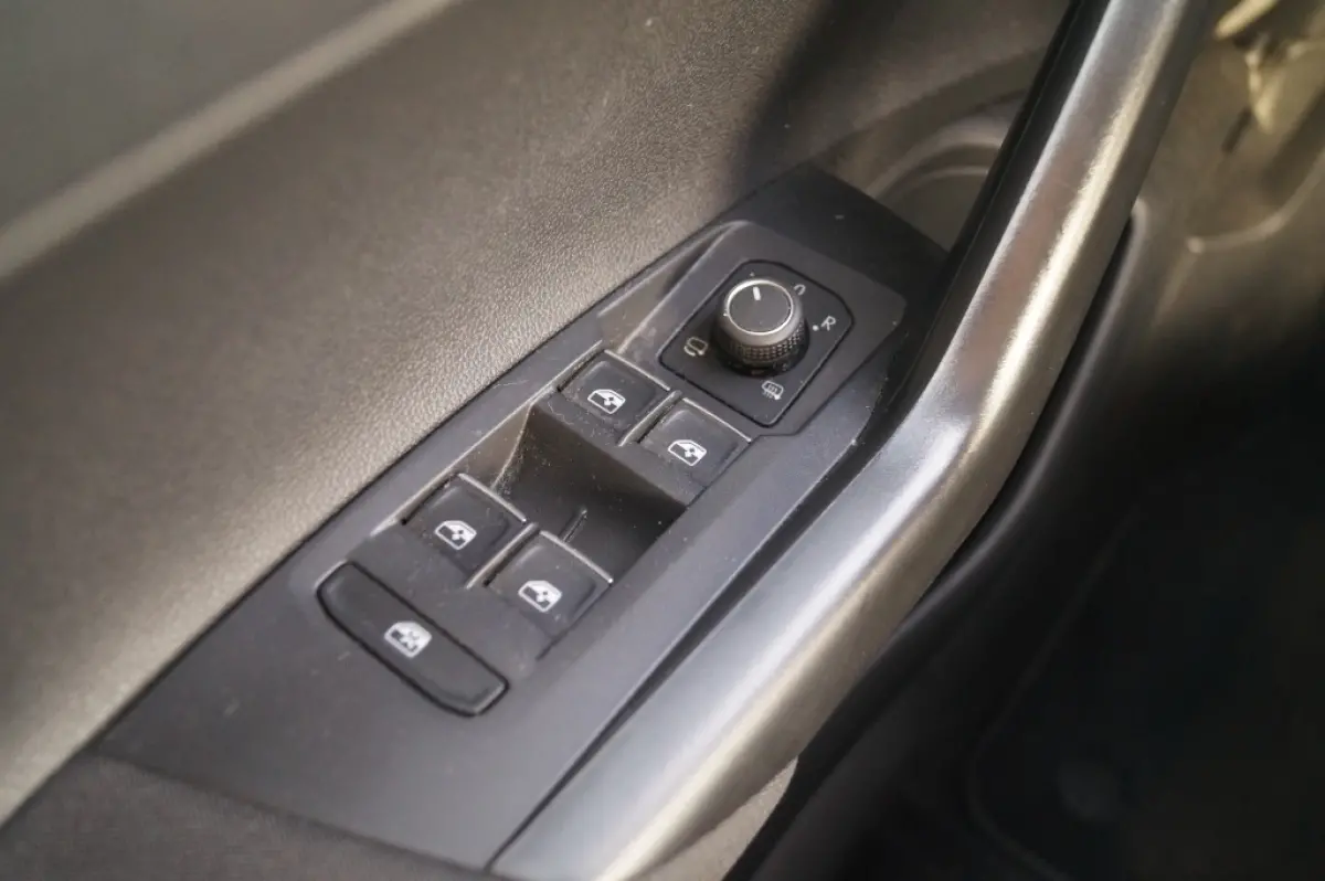 1.0 TSI 110pk 2x R-Line Business -NAVI-ECC-CAM-DIGI-