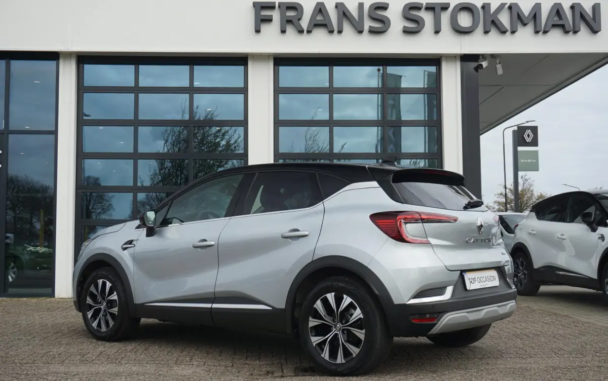 1.6 E-Tech Hybrid 145 Techno