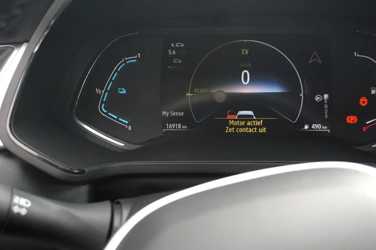 1.6 E-Tech Hybrid 145 Techno