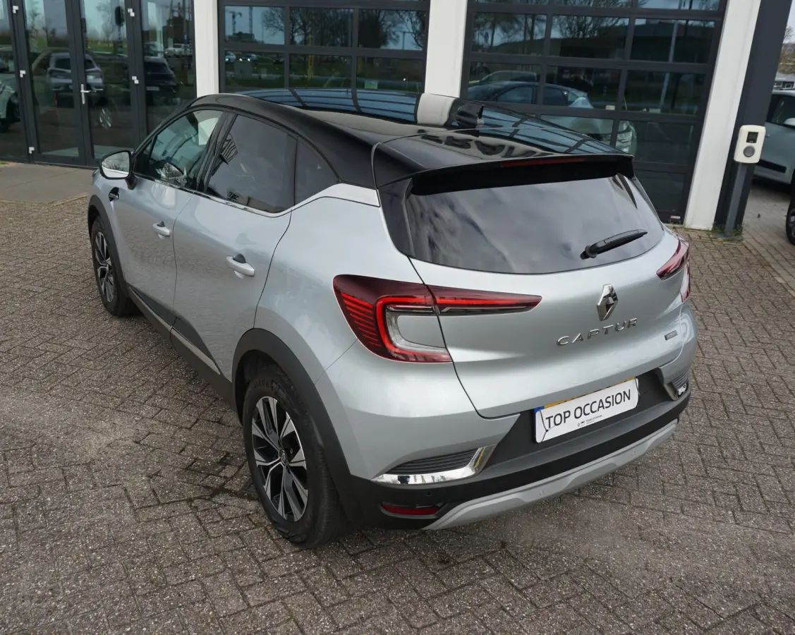1.6 E-Tech Hybrid 145 Techno