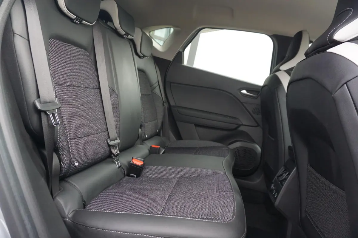 1.6 E-Tech Hybrid 145 Techno