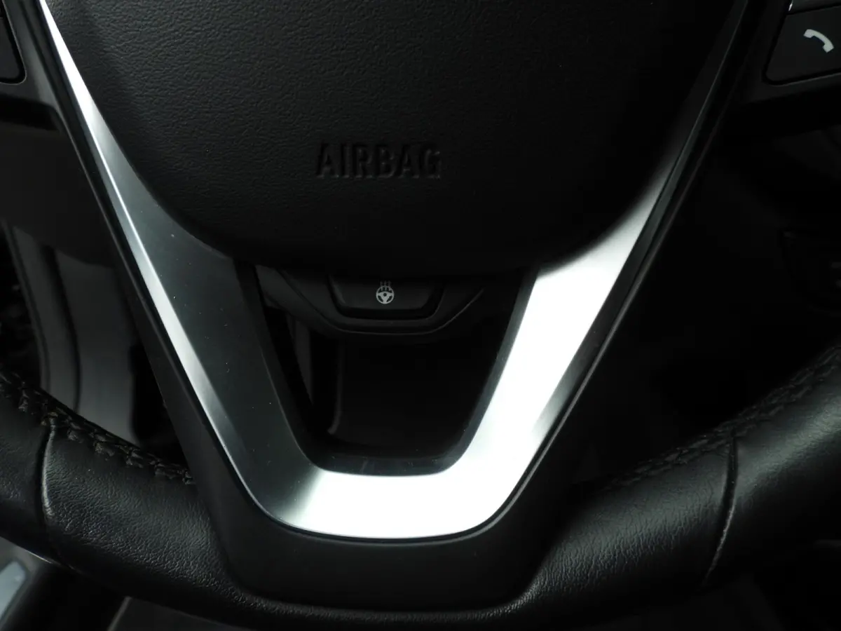 218i | LED | Leder | Navigatie | Trekhaak | Sportstoelen | Chrome line | Stoelverwarming | DAB | Alu 17 inch