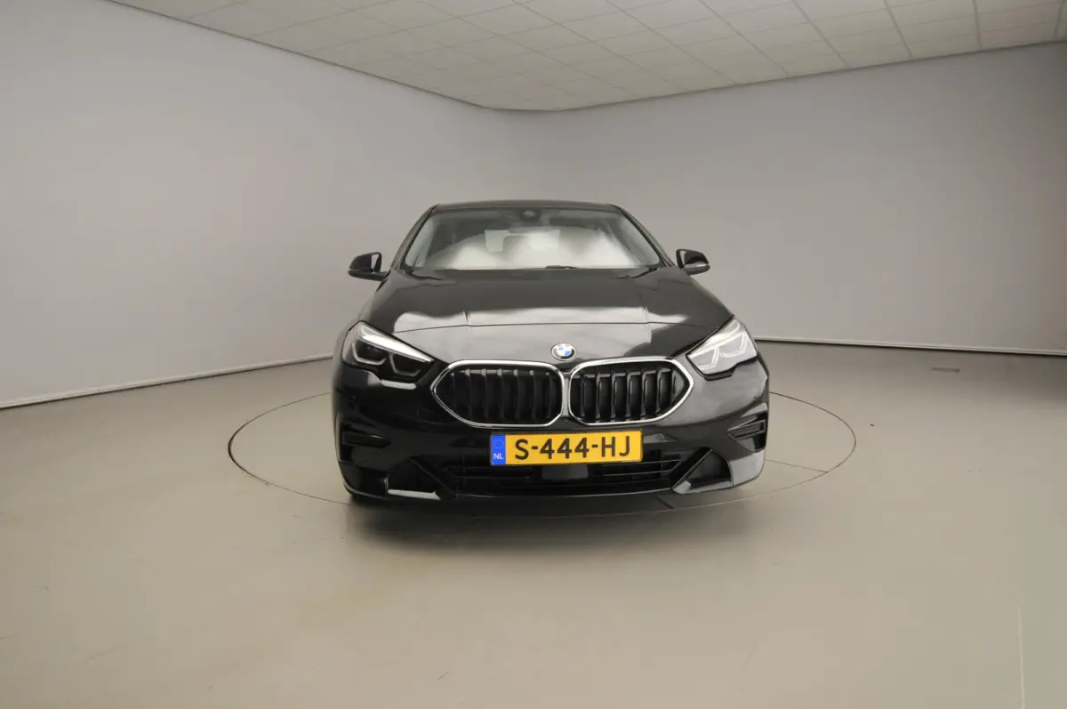 218i | LED | Leder | Navigatie | Trekhaak | Sportstoelen | Chrome line | Stoelverwarming | DAB | Alu 17 inch