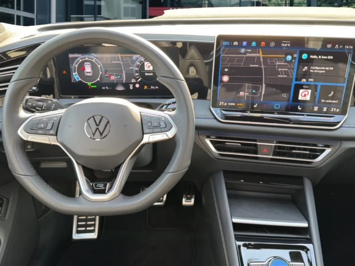 1.5 eTSI R-LINE PANO-DAK/TREKHAAK/CAMERA/HUD/E-KLEP