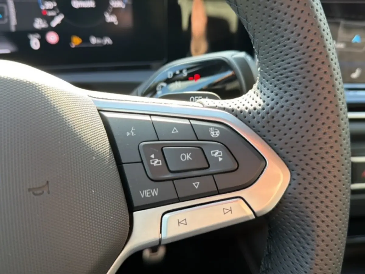 1.5 eTSI R-LINE PANO-DAK/TREKHAAK/CAMERA/HUD/E-KLEP
