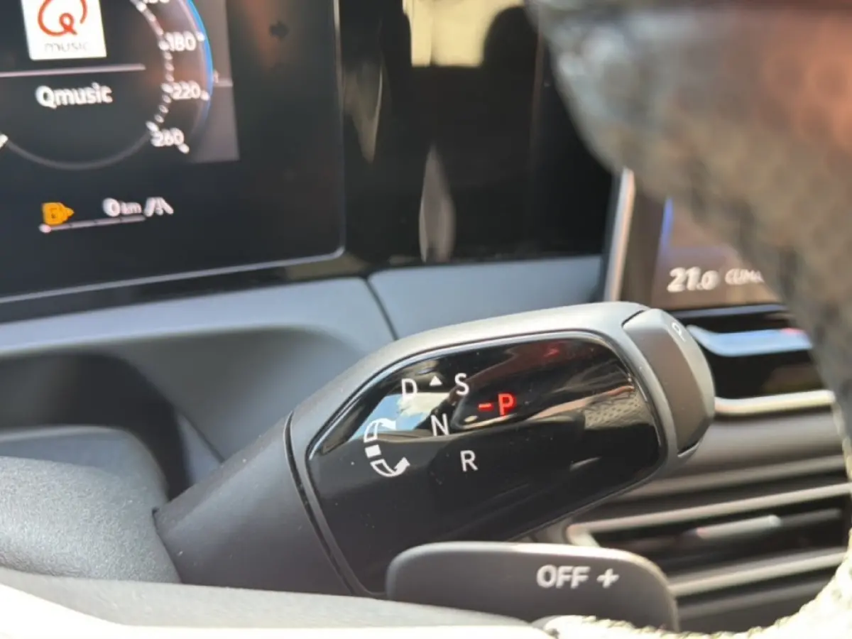 1.5 eTSI R-LINE PANO-DAK/TREKHAAK/CAMERA/HUD/E-KLEP