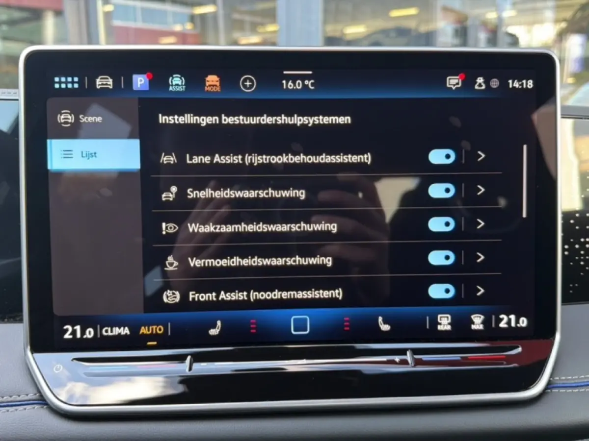 1.5 eTSI R-LINE PANO-DAK/TREKHAAK/CAMERA/HUD/E-KLEP