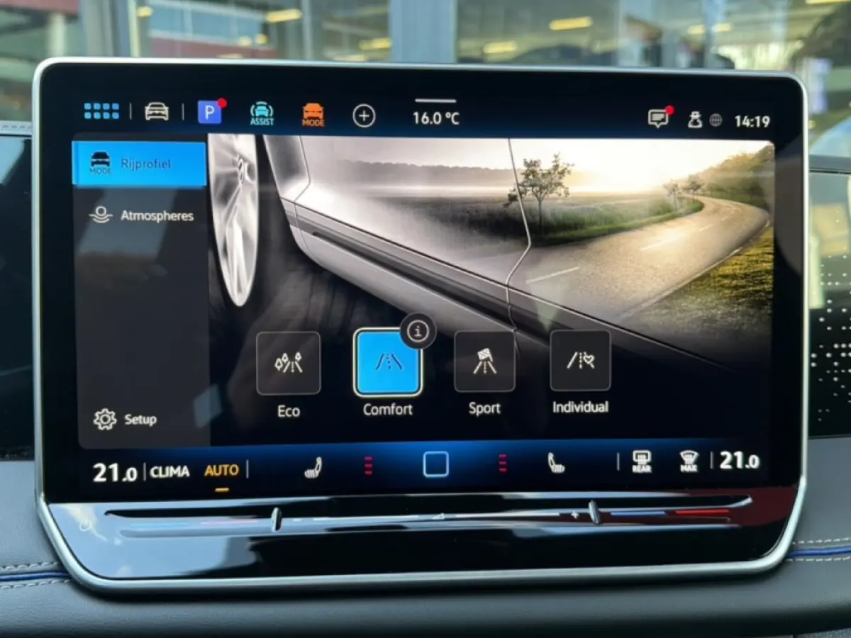 1.5 eTSI R-LINE PANO-DAK/TREKHAAK/CAMERA/HUD/E-KLEP