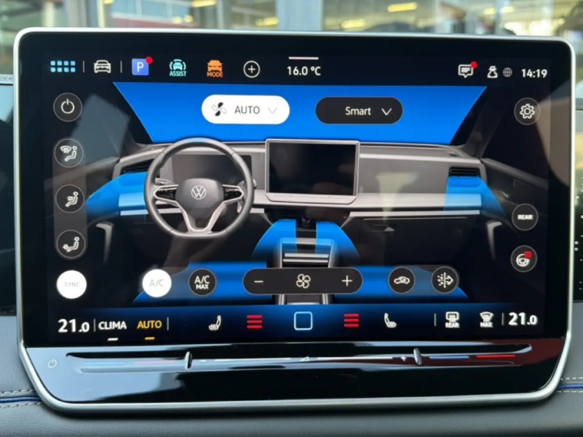 1.5 eTSI R-LINE PANO-DAK/TREKHAAK/CAMERA/HUD/E-KLEP