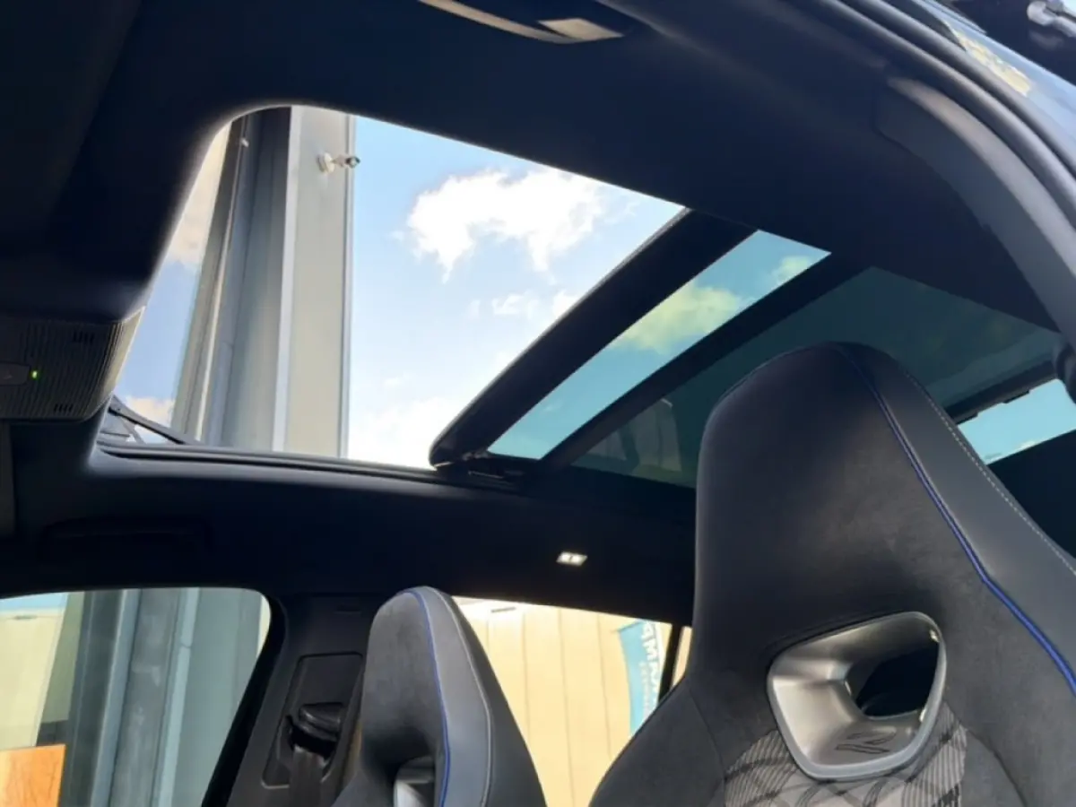 1.5 eTSI R-LINE PANO-DAK/TREKHAAK/CAMERA/HUD/E-KLEP