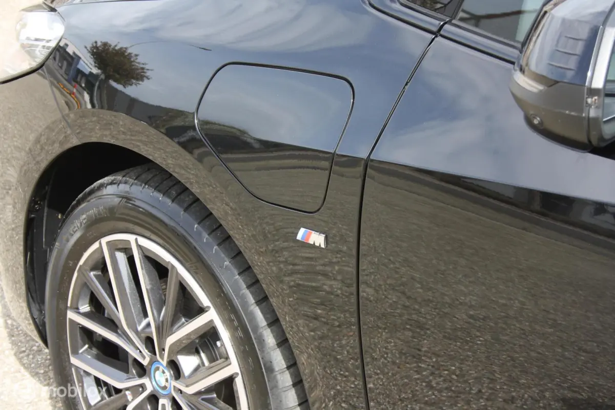 360cam, M sport onderstel, panoramadak 225e xDrive