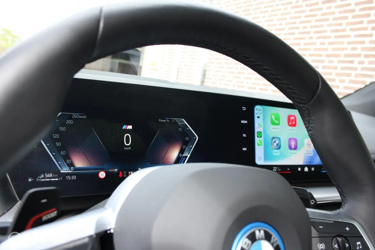360cam, M sport onderstel, panoramadak 225e xDrive