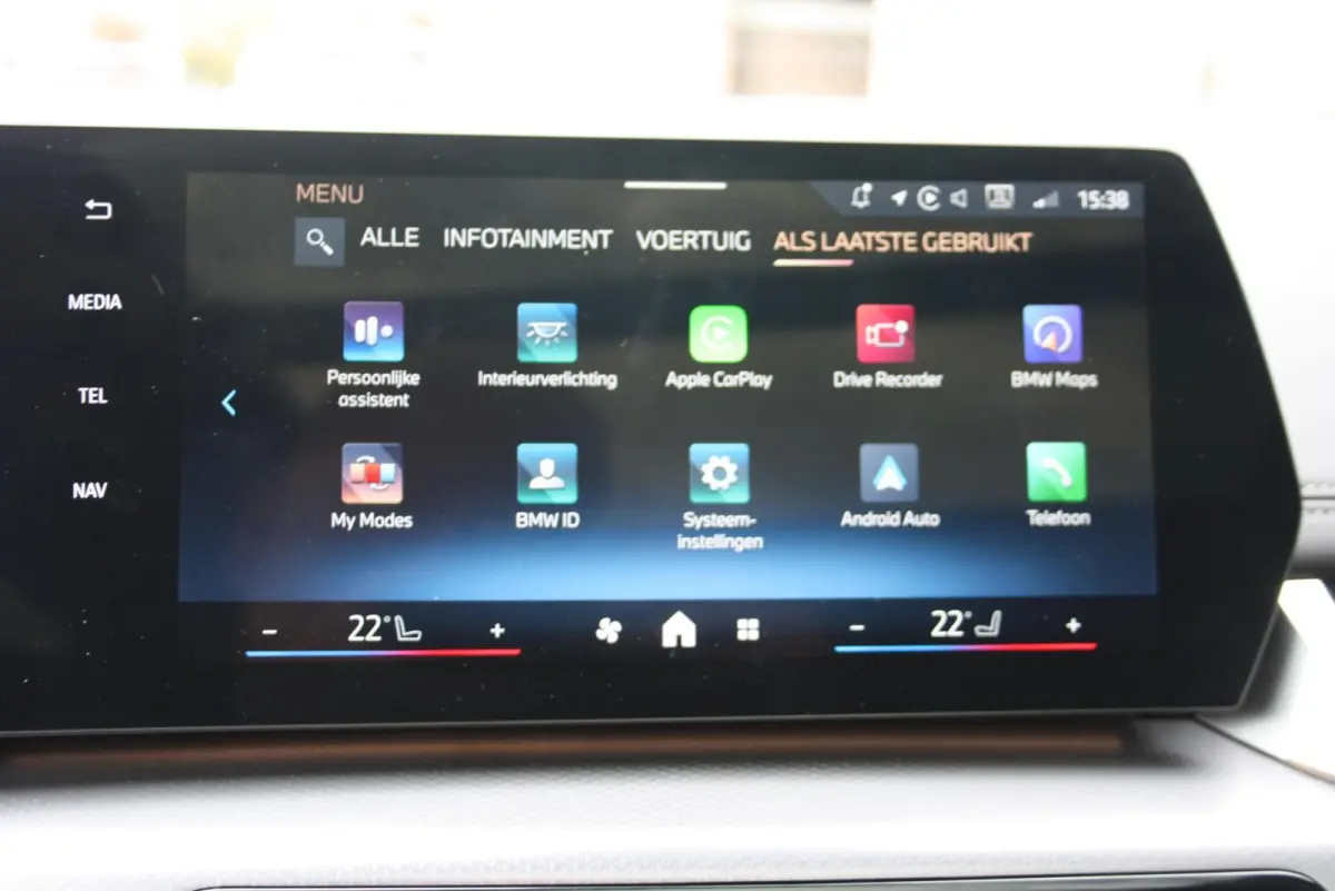 360cam, M sport onderstel, panoramadak 225e xDrive