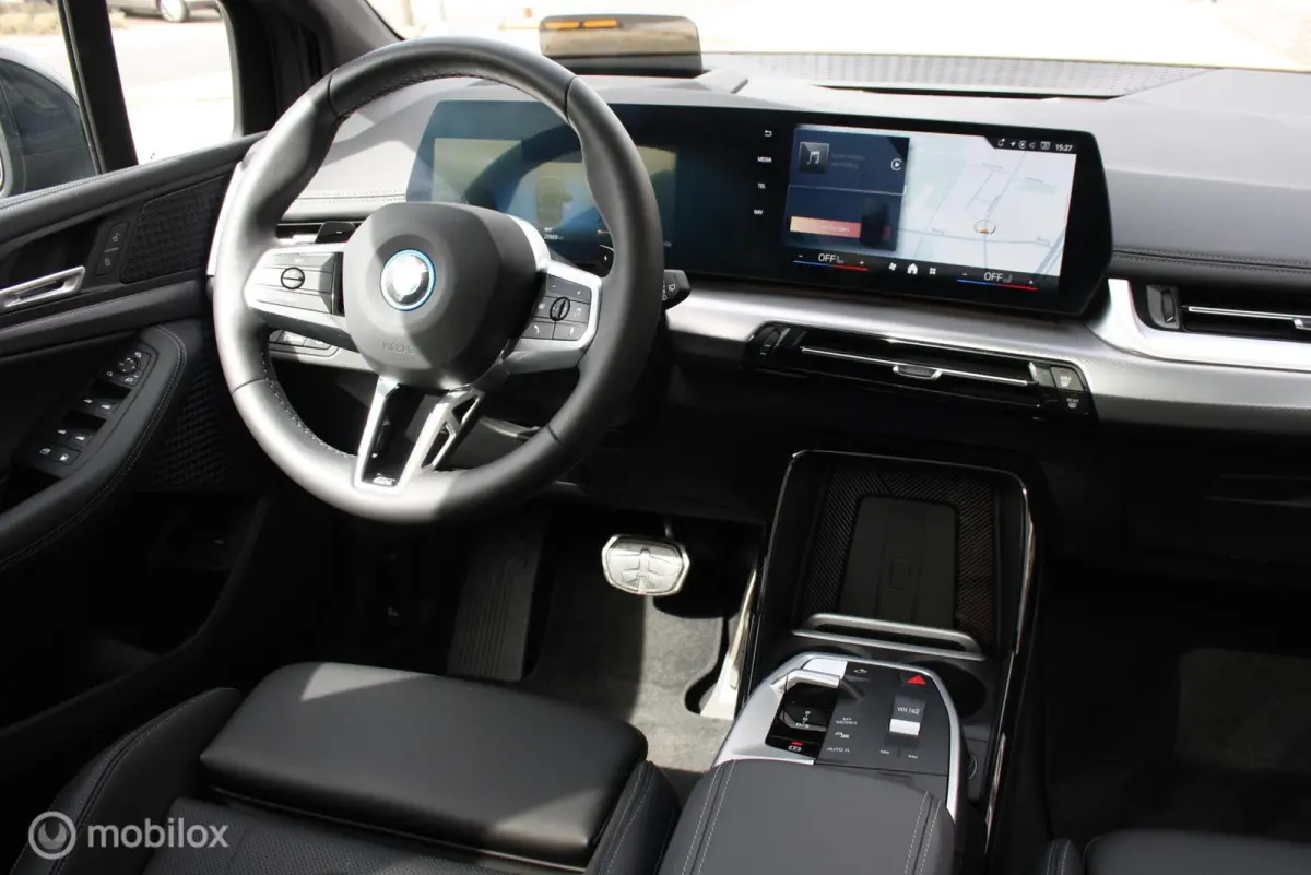 360cam, M sport onderstel, panoramadak 225e xDrive