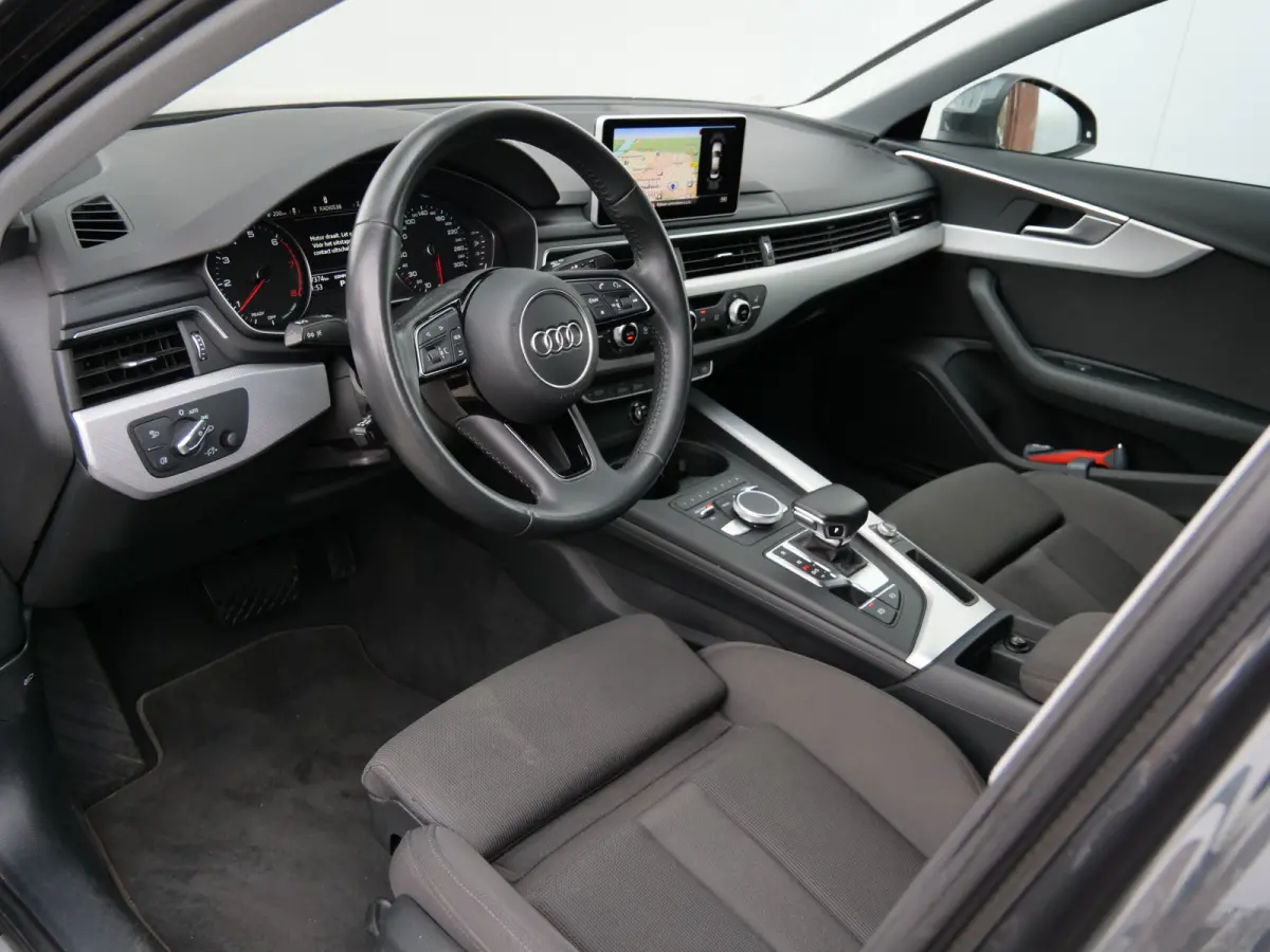 40 TFSI Sport S line 191 Pk Automaat Navigatie / PDC / Stoelverwaming / 18 inch