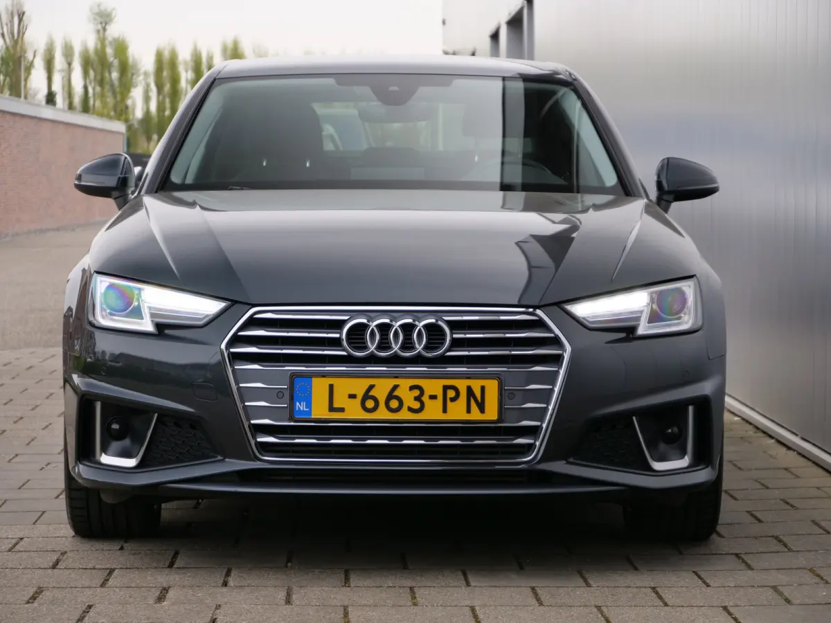 40 TFSI Sport S line 191 Pk Automaat Navigatie / PDC / Stoelverwaming / 18 inch