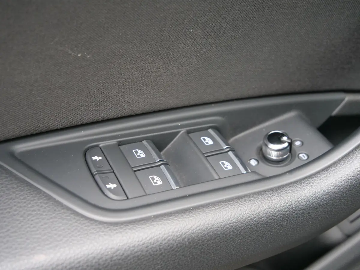 40 TFSI Sport S line 191 Pk Automaat Navigatie / PDC / Stoelverwaming / 18 inch