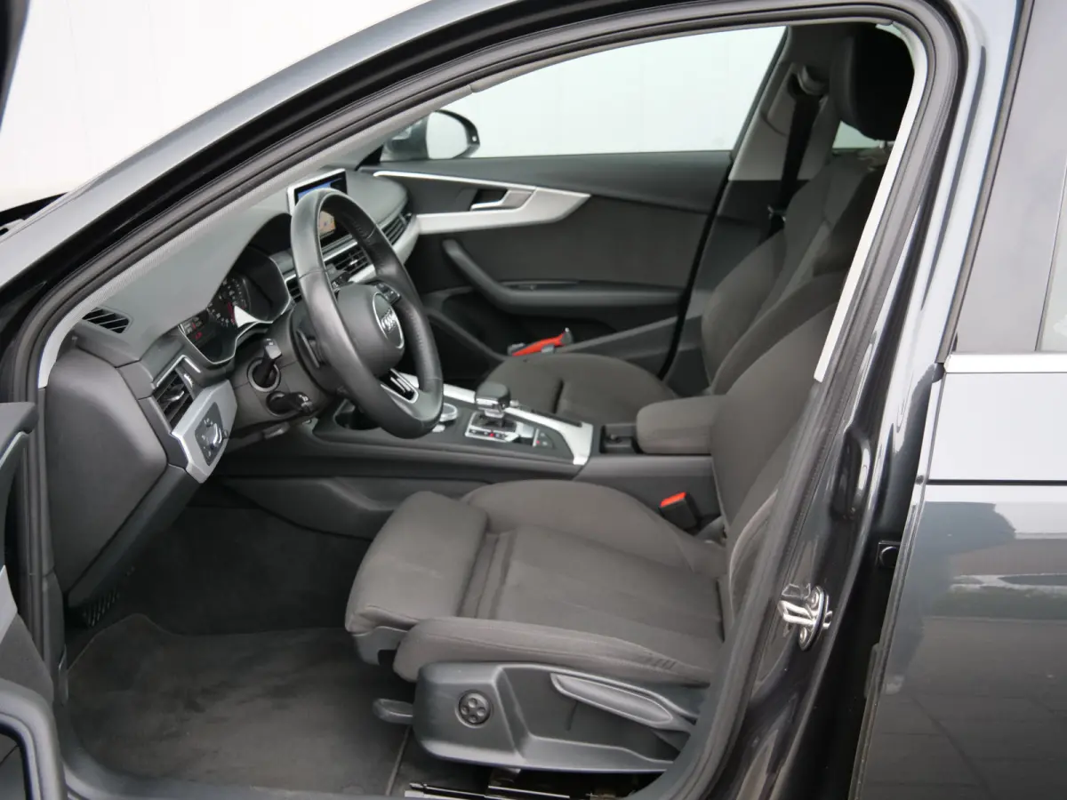 40 TFSI Sport S line 191 Pk Automaat Navigatie / PDC / Stoelverwaming / 18 inch