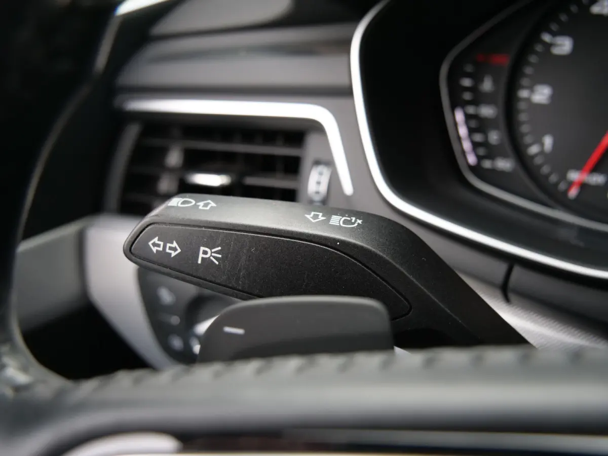 40 TFSI Sport S line 191 Pk Automaat Navigatie / PDC / Stoelverwaming / 18 inch