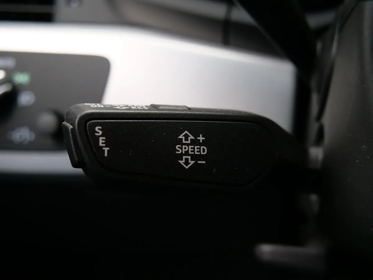 40 TFSI Sport S line 191 Pk Automaat Navigatie / PDC / Stoelverwaming / 18 inch