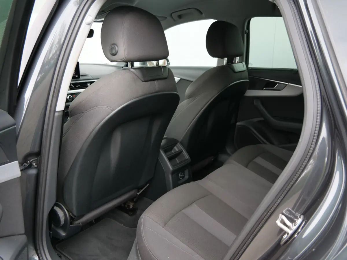 40 TFSI Sport S line 191 Pk Automaat Navigatie / PDC / Stoelverwaming / 18 inch