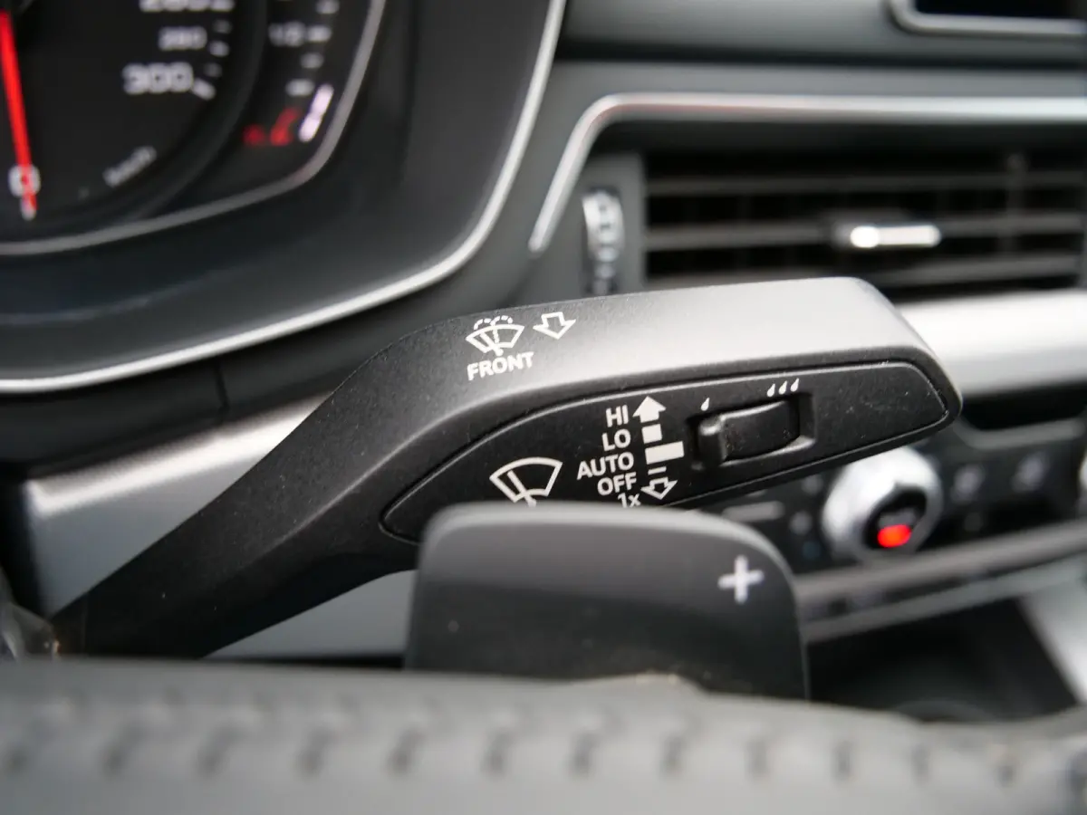 40 TFSI Sport S line 191 Pk Automaat Navigatie / PDC / Stoelverwaming / 18 inch