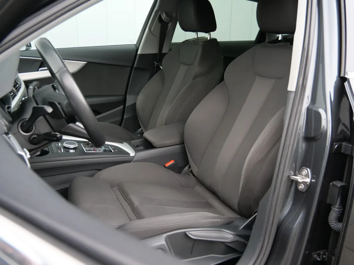 40 TFSI Sport S line 191 Pk Automaat Navigatie / PDC / Stoelverwaming / 18 inch