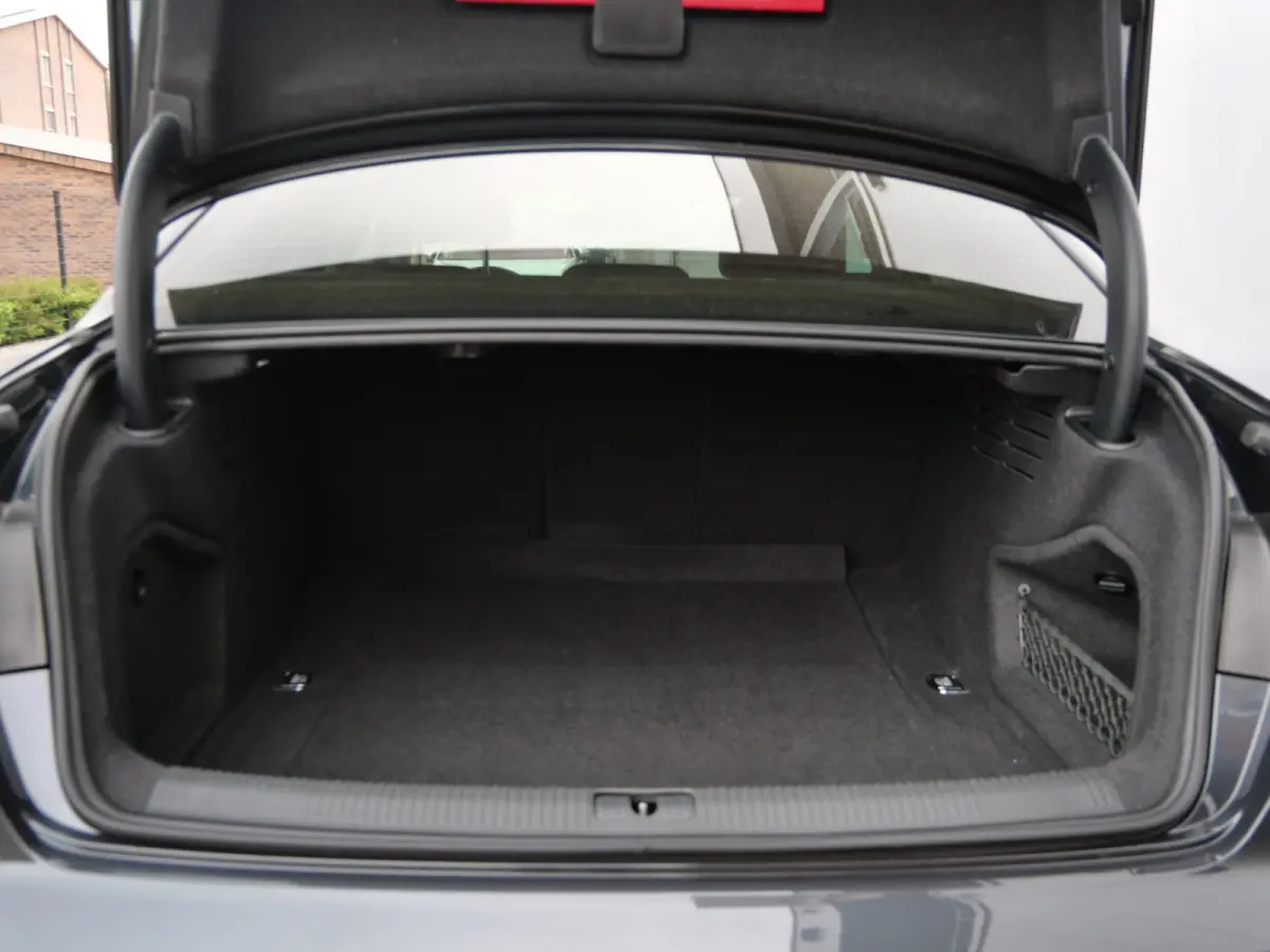40 TFSI Sport S line 191 Pk Automaat Navigatie / PDC / Stoelverwaming / 18 inch