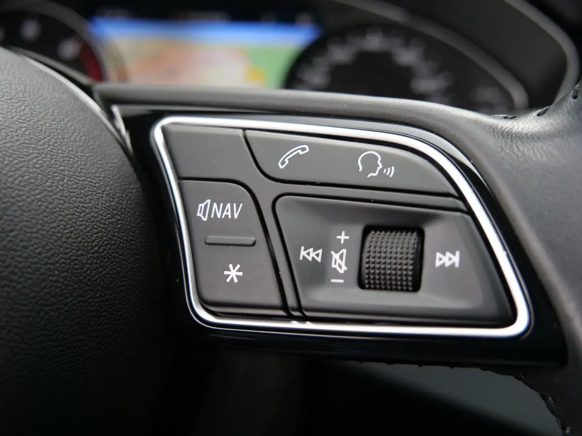 40 TFSI Sport S line 191 Pk Automaat Navigatie / PDC / Stoelverwaming / 18 inch