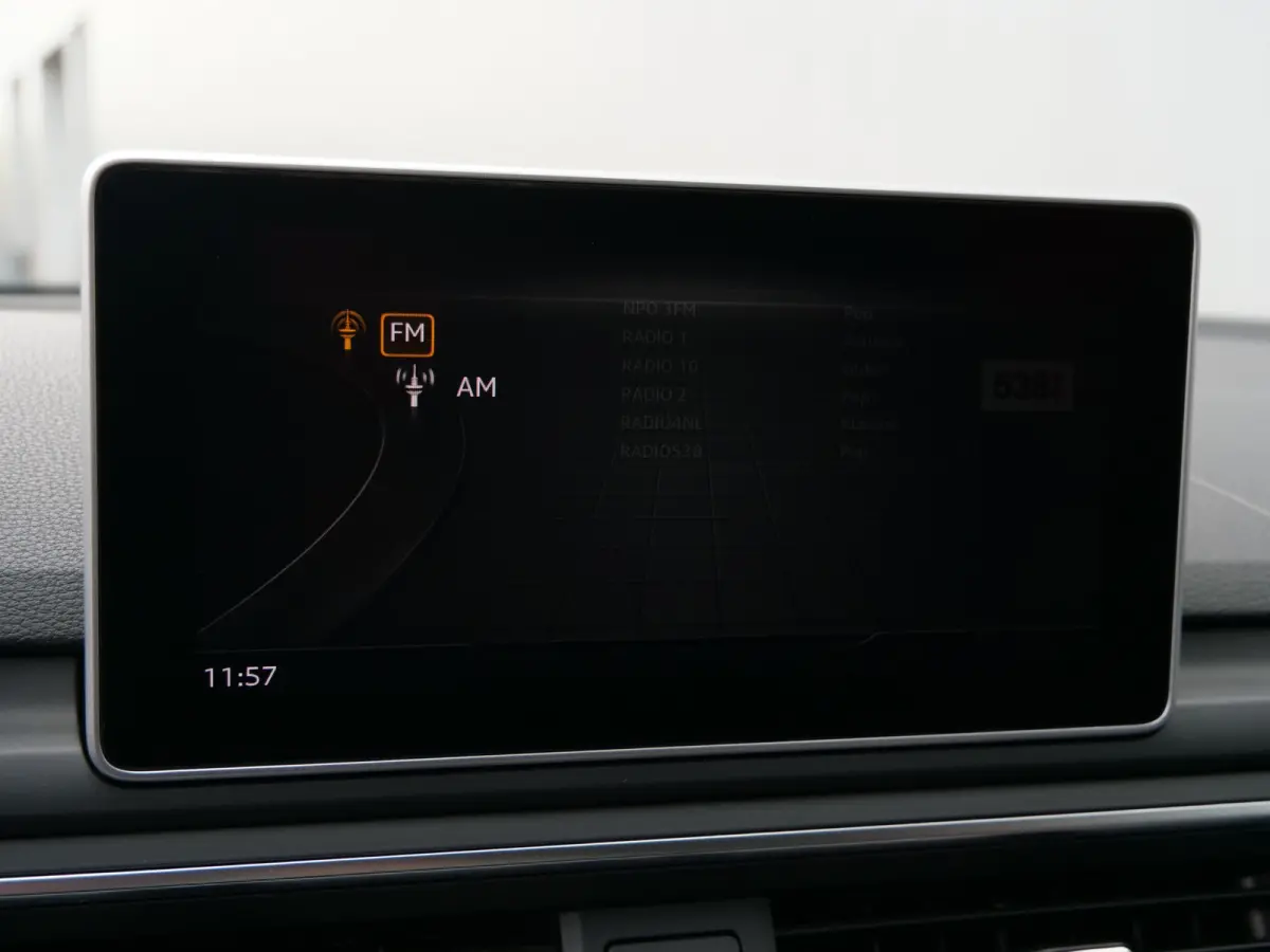 40 TFSI Sport S line 191 Pk Automaat Navigatie / PDC / Stoelverwaming / 18 inch