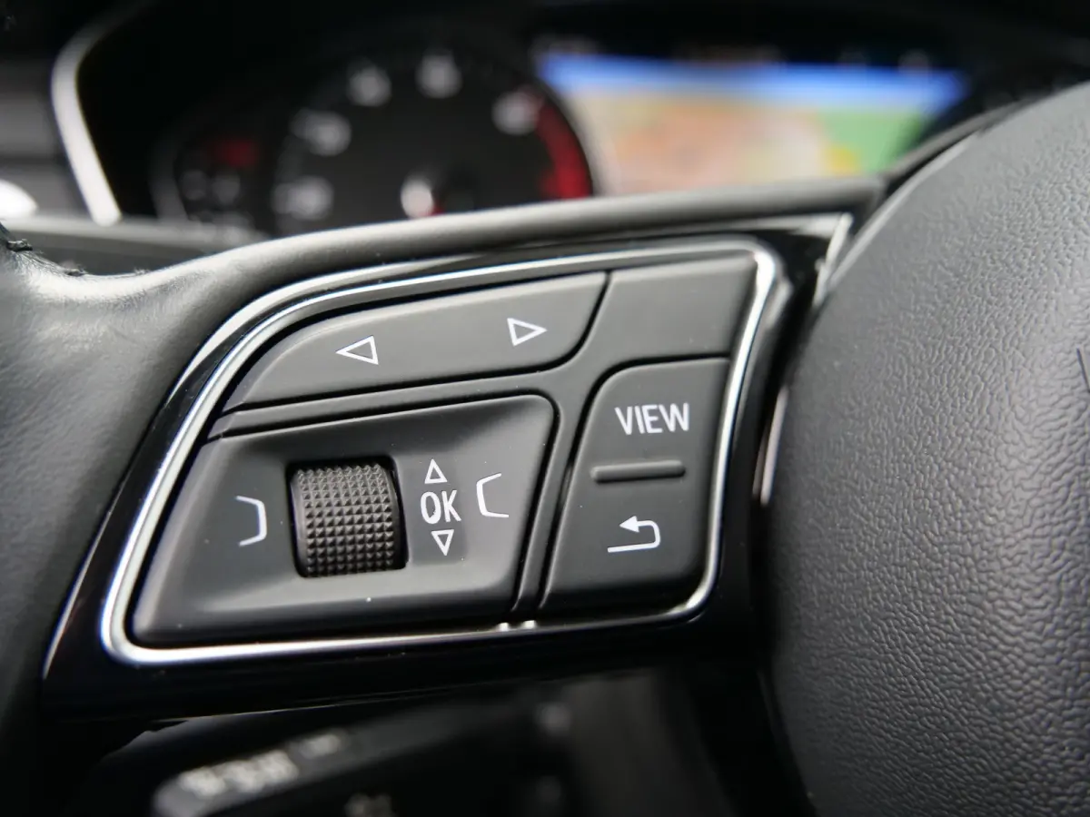 40 TFSI Sport S line 191 Pk Automaat Navigatie / PDC / Stoelverwaming / 18 inch