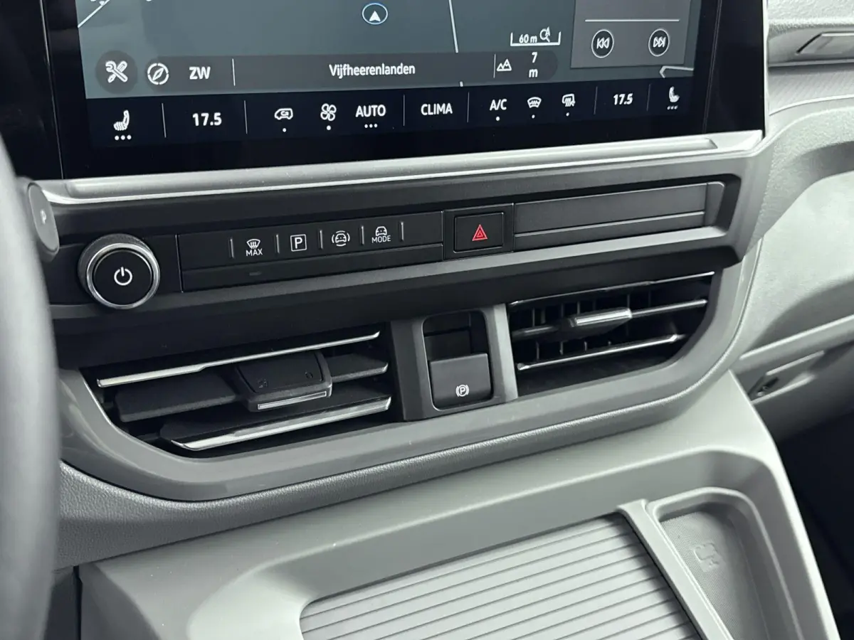2.0 TDI L1H1 28 Bulli | Nieuwe Transporter | BPM VRIJ | Apple / Andriod Carplay | Automaat | Achter deuren zonder ruit |