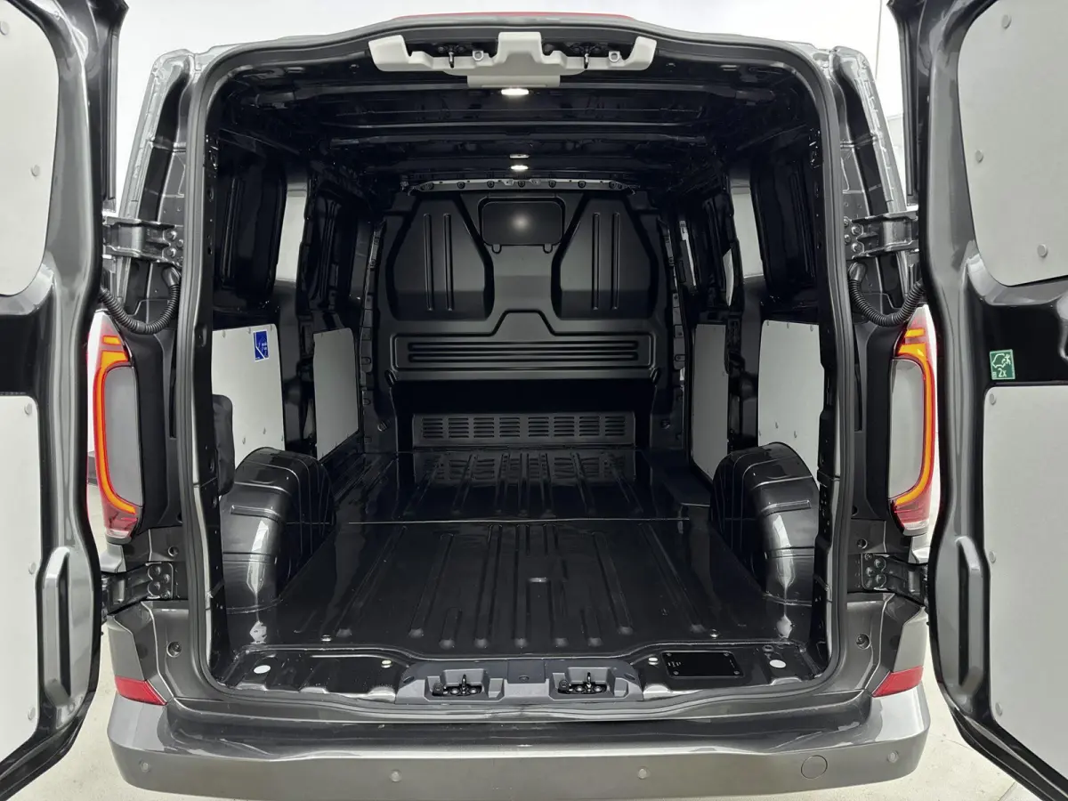 2.0 TDI L1H1 28 Bulli | Nieuwe Transporter | BPM VRIJ | Apple / Andriod Carplay | Automaat | Achter deuren zonder ruit |